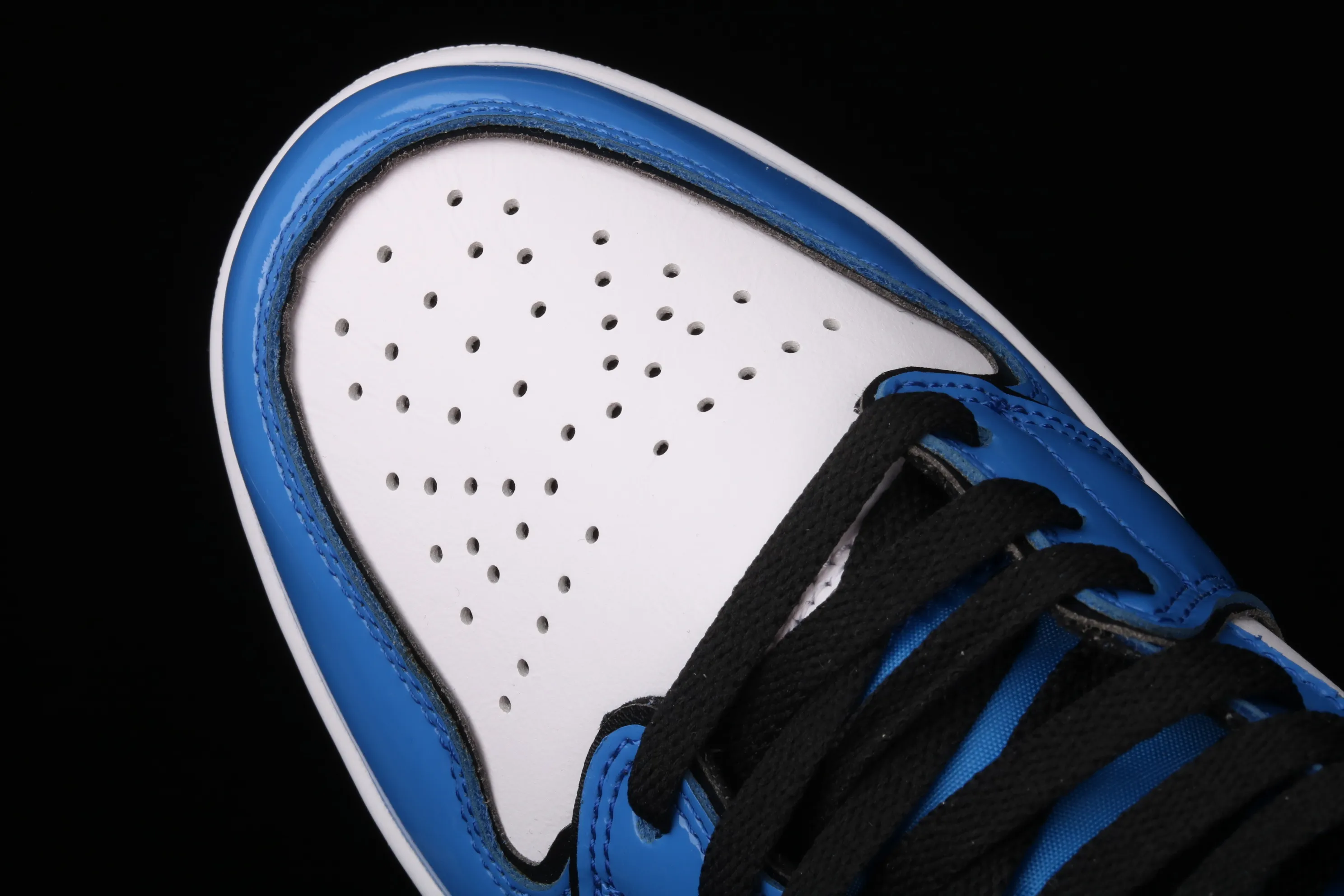 All categories Air Jordan Jordan series basketball shoes Air Jordan 1 Mid Air Jordan 1 Mid AJ1 Joe 1 patent leather white and blue Zhongbang basketball shoes DD6834-402